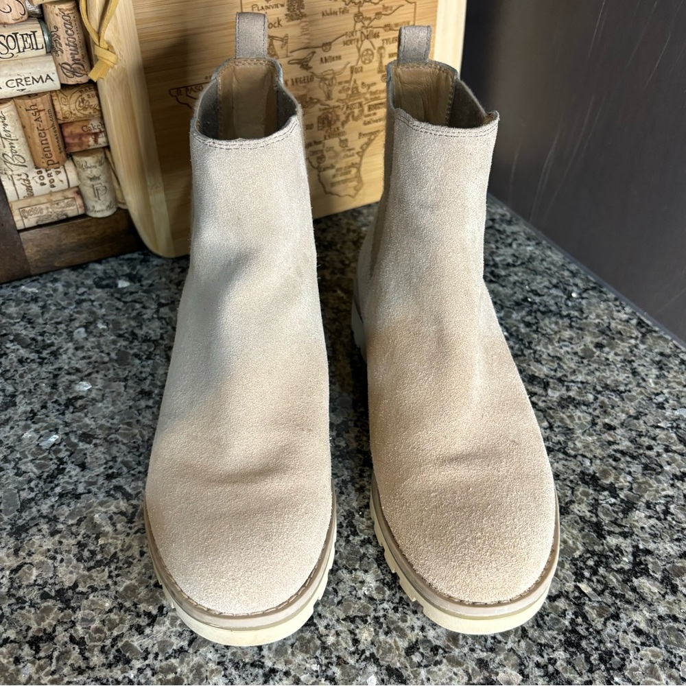 Crown Vintage Tipryn Cream Suede Chelsea Boots Size 7 1/2 - Picture 4 of 15